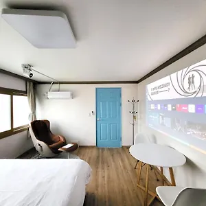 Island Hotel